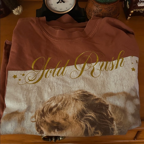 Taylor Swift long sleeved (cut off ) t-shirt Evermore Gold Rush size M - Picture 6 of 6